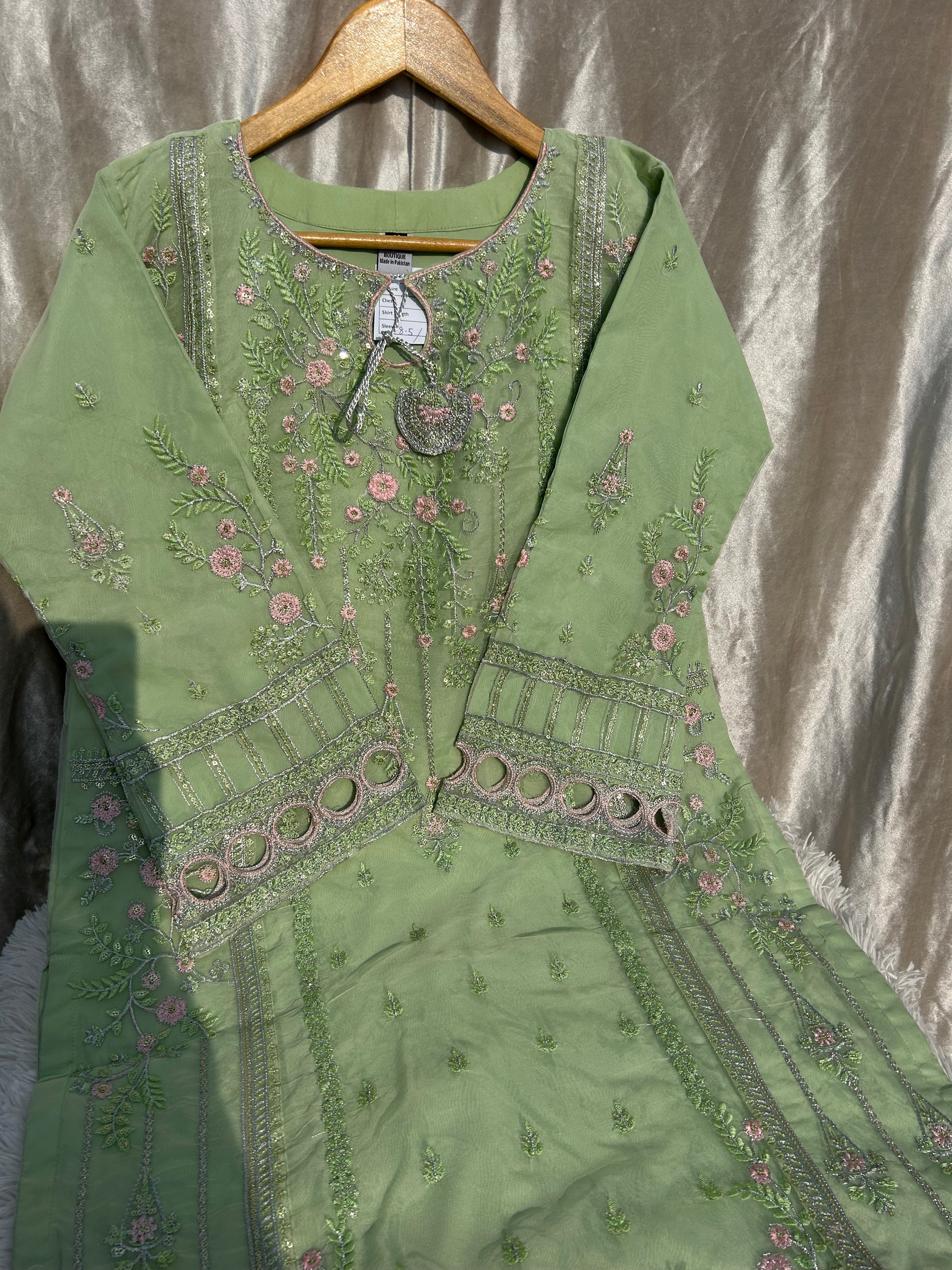 Bk25 (Party & Wedding Wear)