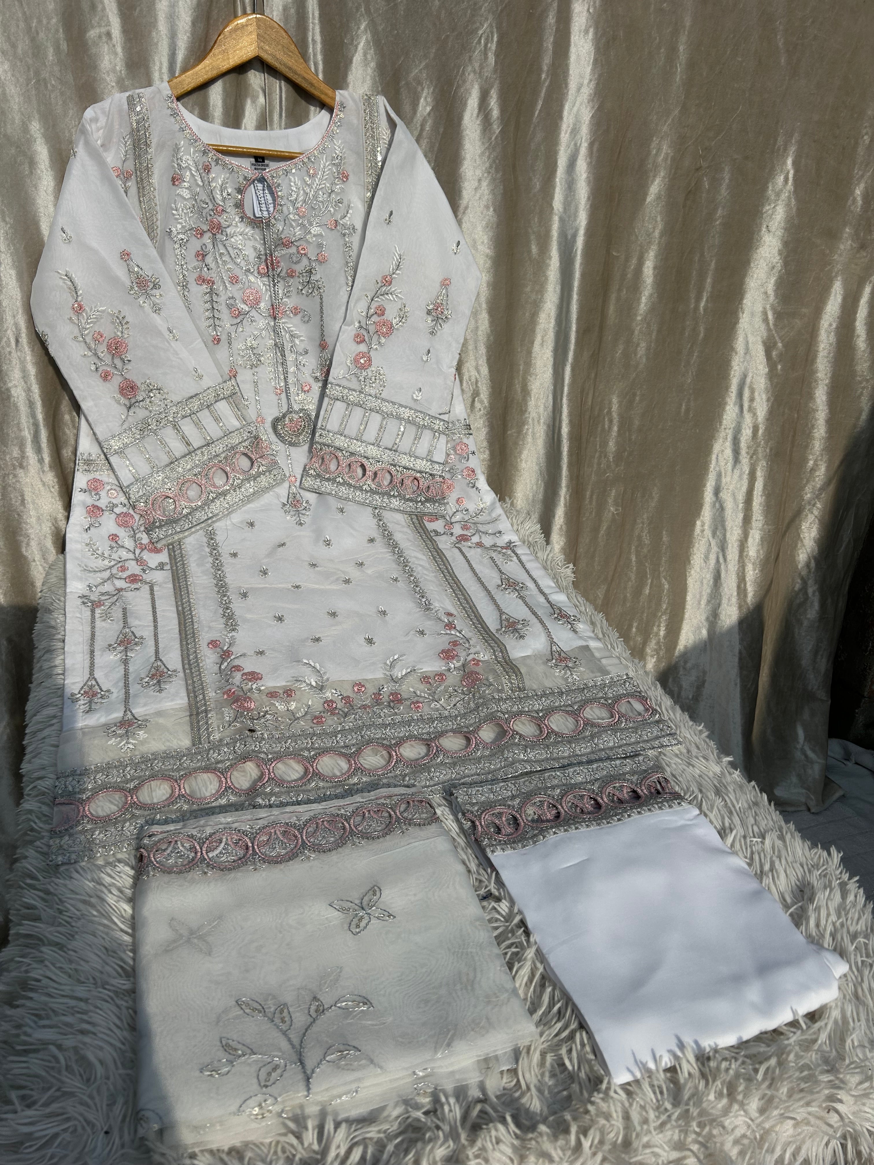Bk24 (Party & Wedding Wear)