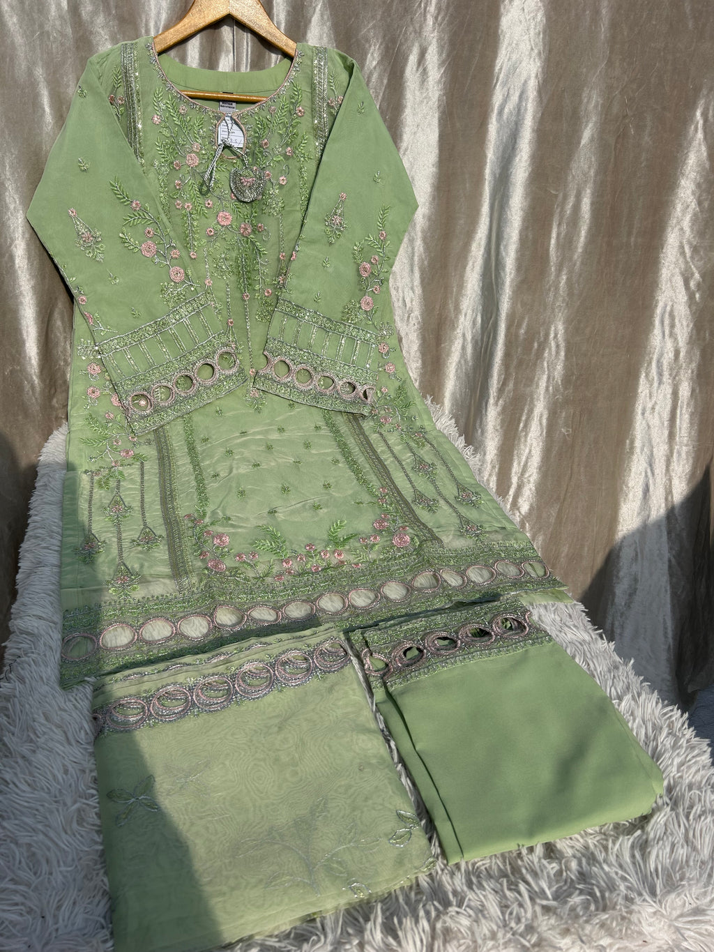 Bk25 (Party & Wedding Wear)