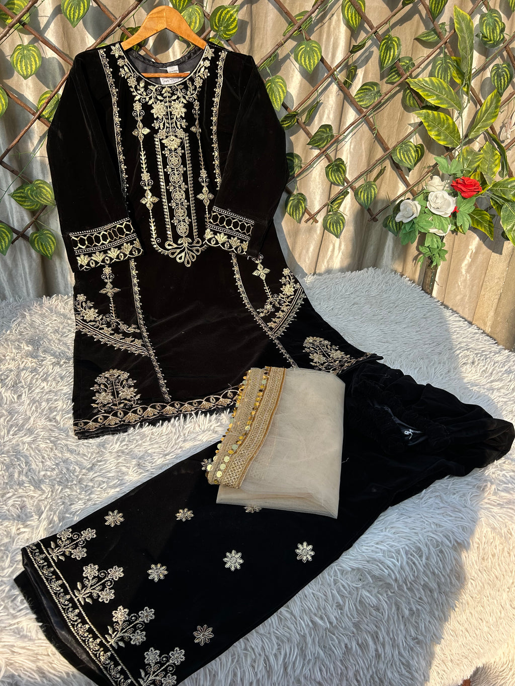 U 33 (wedding & Party Wear)